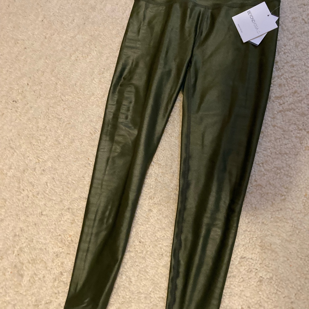 Brand New With Tags Beyond Yoga Medium Leggings